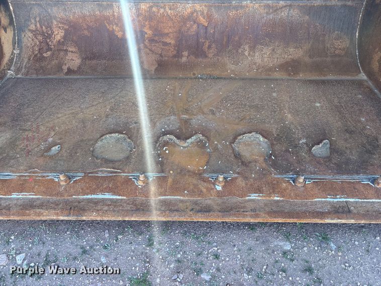 image for item DH8746 Rockland 1200 wheel loader bucket