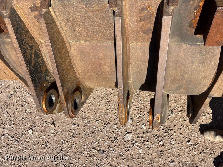 image for item DH8746 Rockland 1200 wheel loader bucket