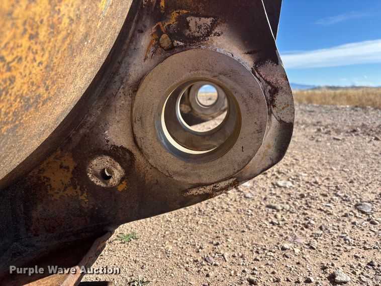 image for item DH8746 Rockland 1200 wheel loader bucket