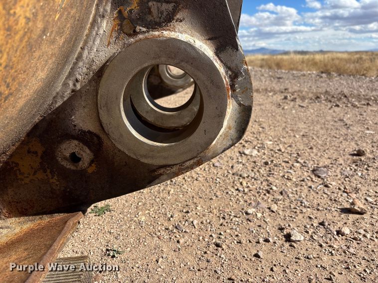 image for item DH8746 Rockland 1200 wheel loader bucket