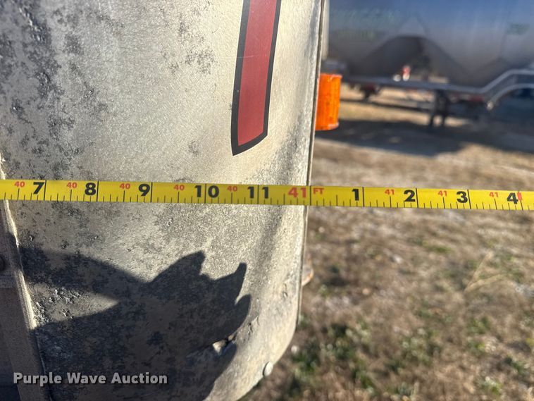 image for item DQ4194 1999 Wilson Trailer Co. DWH400 grain trailer