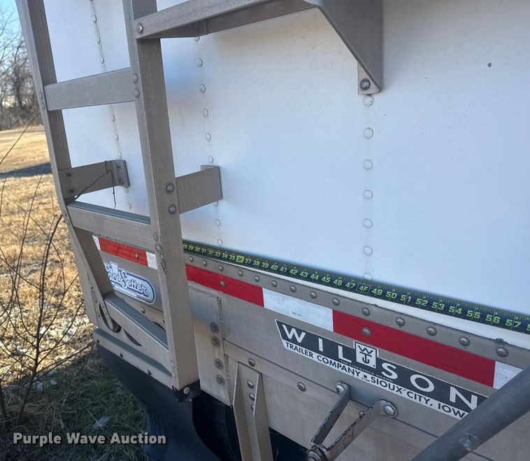 image for item DQ4194 1999 Wilson Trailer Co. DWH400 grain trailer