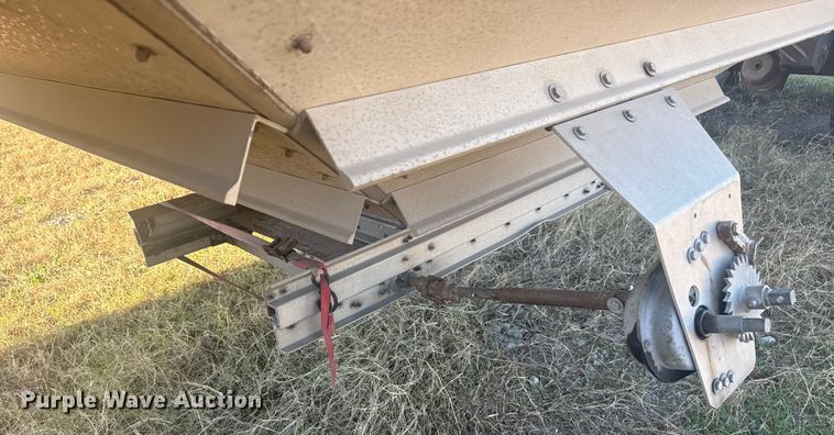 image for item DQ4194 1999 Wilson Trailer Co. DWH400 grain trailer