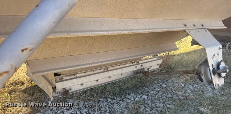 image for item DQ4194 1999 Wilson Trailer Co. DWH400 grain trailer