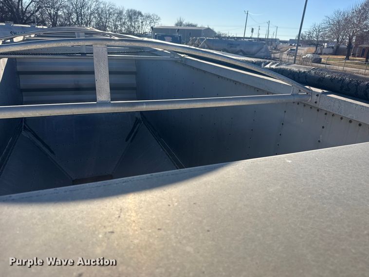 image for item DQ4194 1999 Wilson Trailer Co. DWH400 grain trailer