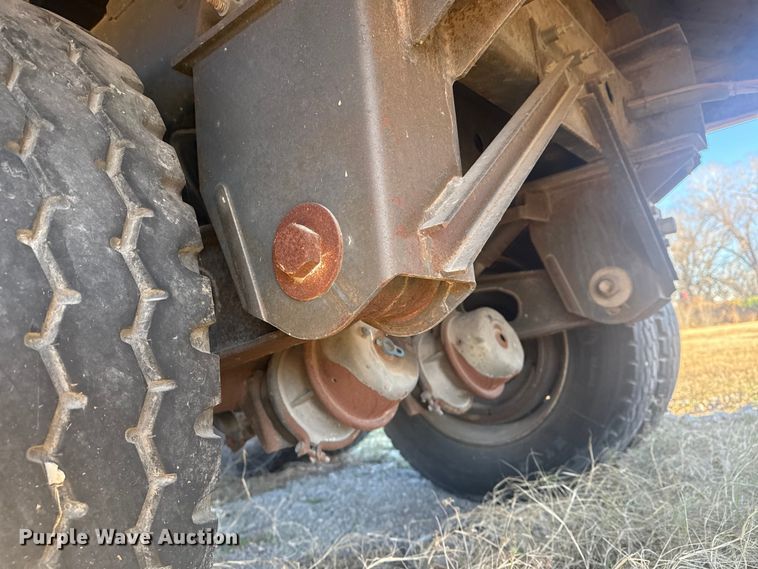 image for item DQ4194 1999 Wilson Trailer Co. DWH400 grain trailer