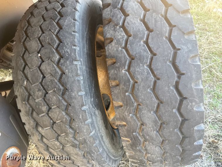 image for item DQ4194 1999 Wilson Trailer Co. DWH400 grain trailer