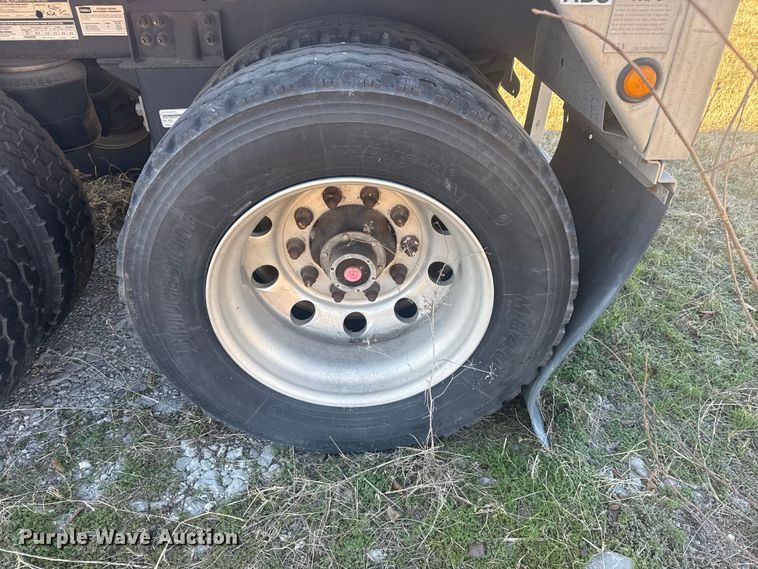 image for item DQ4194 1999 Wilson Trailer Co. DWH400 grain trailer