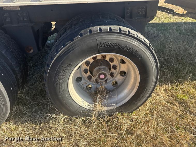 image for item DQ4194 1999 Wilson Trailer Co. DWH400 grain trailer