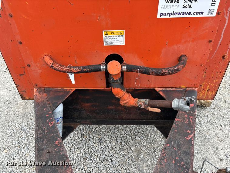 image for item DR2837 Smith 100 air compressor