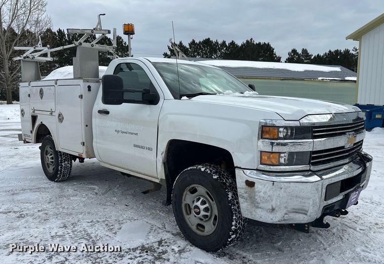 image for item DT6497 2017 Chevrolet Silverado 2500HD utility bed pickup truck