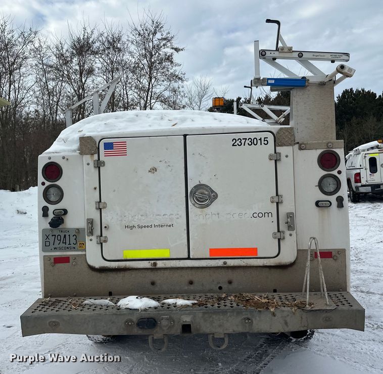 image for item DT6497 2017 Chevrolet Silverado 2500HD utility bed pickup truck