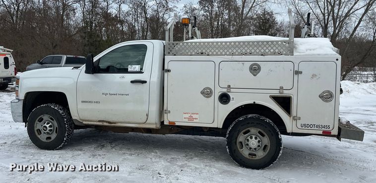 image for item DT6497 2017 Chevrolet Silverado 2500HD utility bed pickup truck