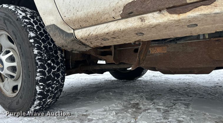 image for item DT6497 2017 Chevrolet Silverado 2500HD utility bed pickup truck