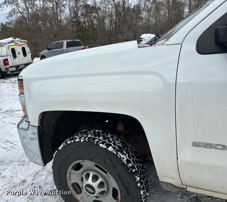 image for item DT6497 2017 Chevrolet Silverado 2500HD utility bed pickup truck