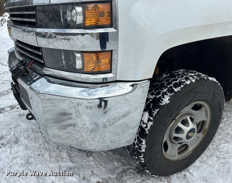 image for item DT6497 2017 Chevrolet Silverado 2500HD utility bed pickup truck