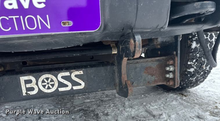 image for item DT6497 2017 Chevrolet Silverado 2500HD utility bed pickup truck