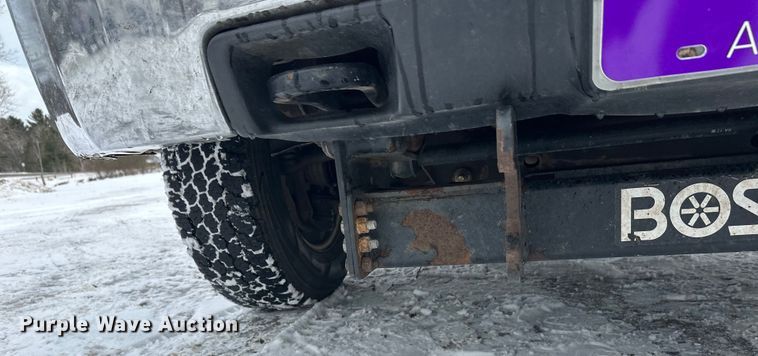 image for item DT6497 2017 Chevrolet Silverado 2500HD utility bed pickup truck