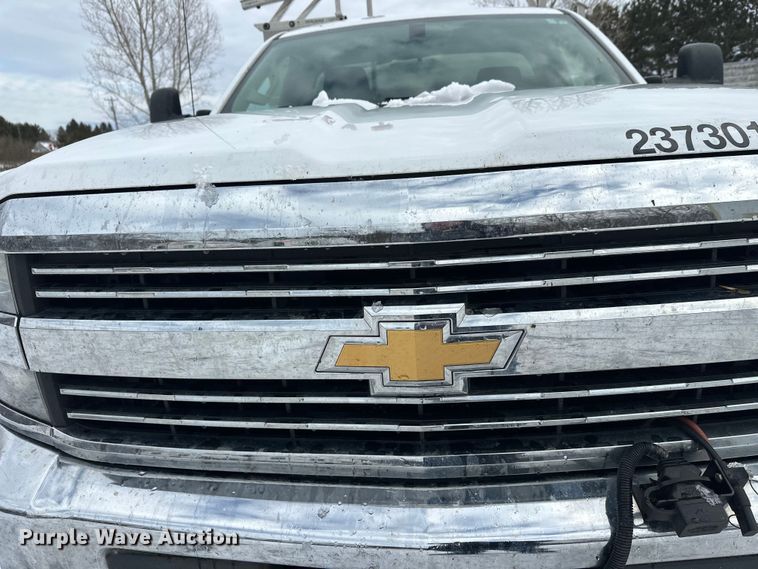 image for item DT6497 2017 Chevrolet Silverado 2500HD utility bed pickup truck