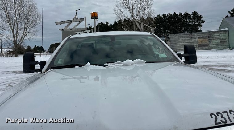 image for item DT6497 2017 Chevrolet Silverado 2500HD utility bed pickup truck