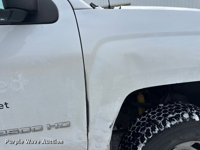 image for item DT6497 2017 Chevrolet Silverado 2500HD utility bed pickup truck