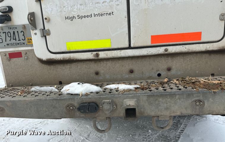 image for item DT6497 2017 Chevrolet Silverado 2500HD utility bed pickup truck