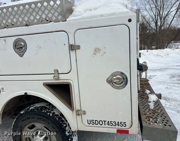 image for item DT6497 2017 Chevrolet Silverado 2500HD utility bed pickup truck