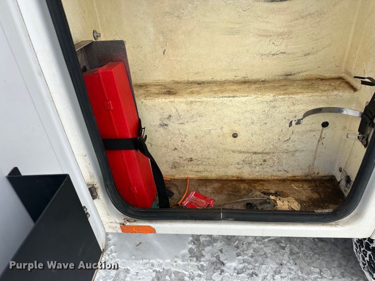 image for item DT6497 2017 Chevrolet Silverado 2500HD utility bed pickup truck