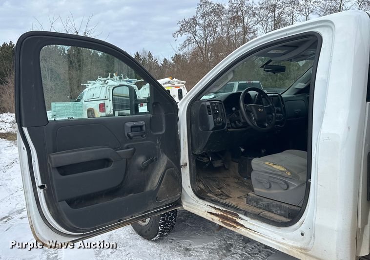 image for item DT6497 2017 Chevrolet Silverado 2500HD utility bed pickup truck