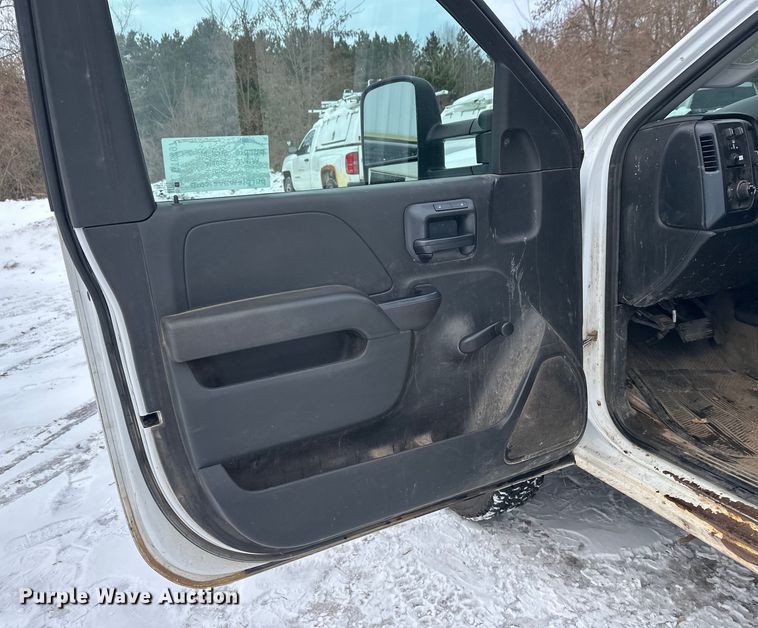 image for item DT6497 2017 Chevrolet Silverado 2500HD utility bed pickup truck