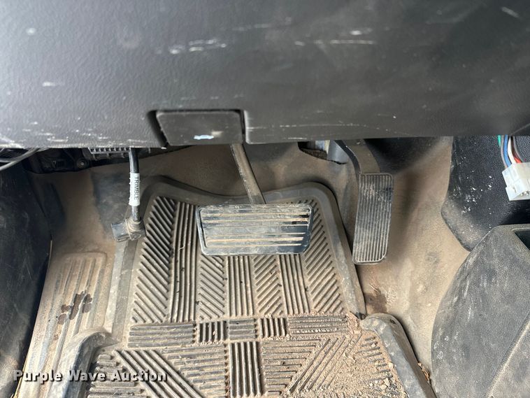 image for item DT6497 2017 Chevrolet Silverado 2500HD utility bed pickup truck