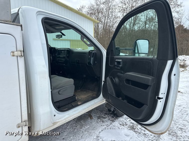 image for item DT6497 2017 Chevrolet Silverado 2500HD utility bed pickup truck