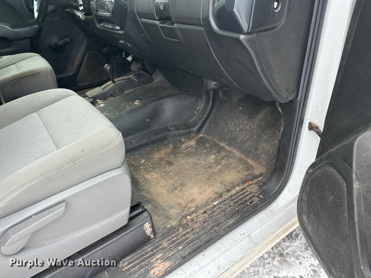 image for item DT6497 2017 Chevrolet Silverado 2500HD utility bed pickup truck