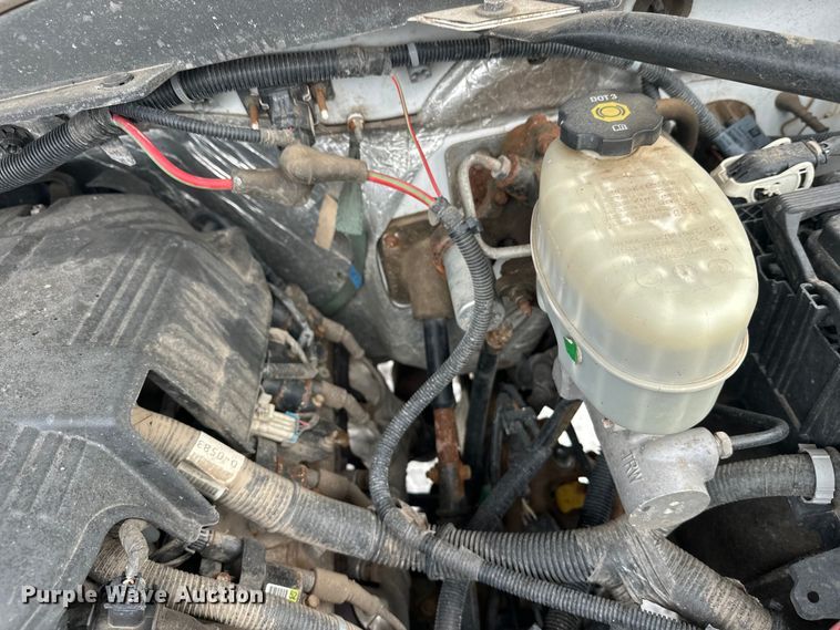 image for item DT6497 2017 Chevrolet Silverado 2500HD utility bed pickup truck