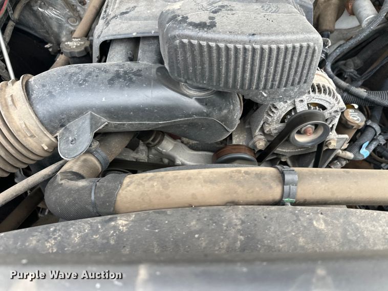 image for item DT6497 2017 Chevrolet Silverado 2500HD utility bed pickup truck