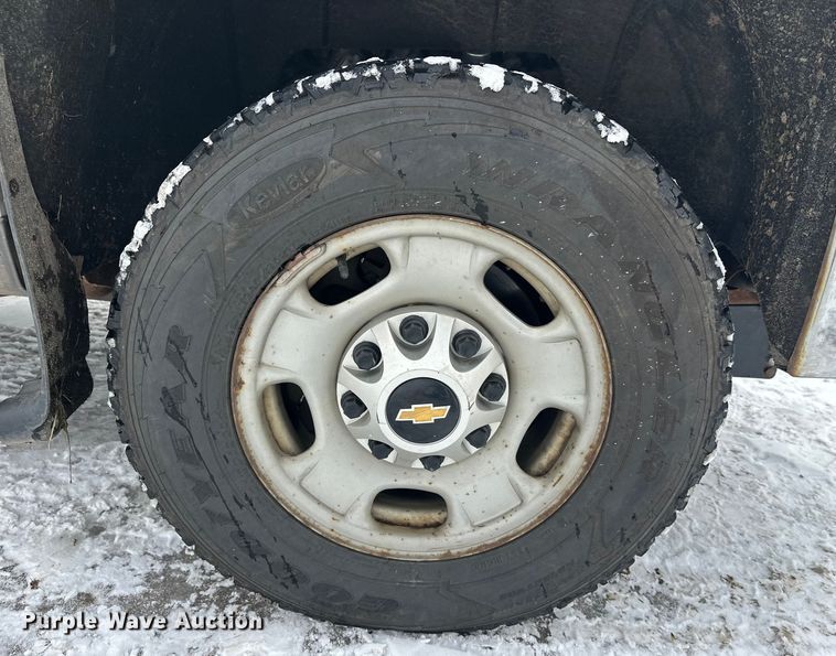 image for item DT6497 2017 Chevrolet Silverado 2500HD utility bed pickup truck