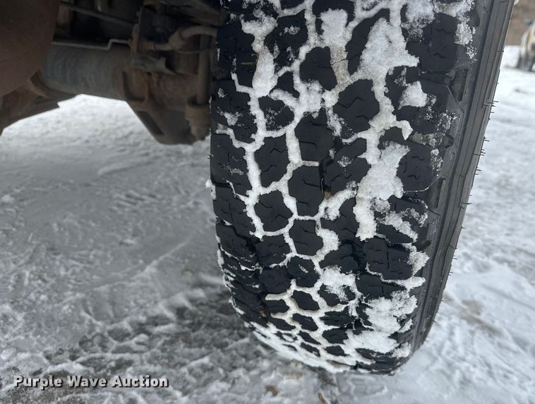 image for item DT6497 2017 Chevrolet Silverado 2500HD utility bed pickup truck