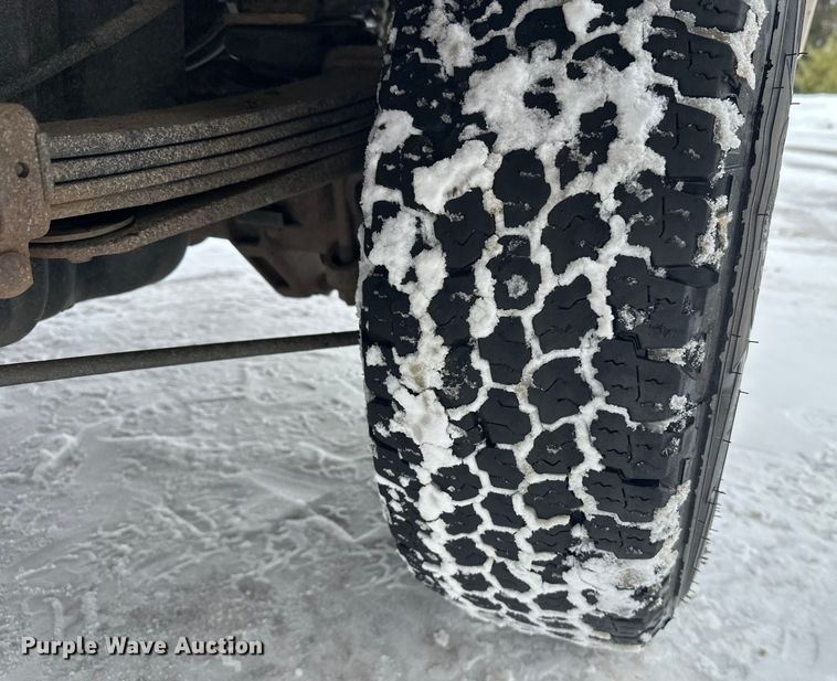 image for item DT6497 2017 Chevrolet Silverado 2500HD utility bed pickup truck