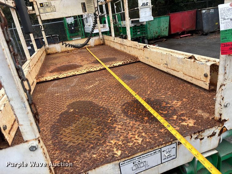 image for item DU0322 2017 JLG 2646ES scissor lift