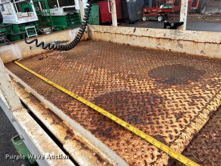 image for item DU0322 2017 JLG 2646ES scissor lift