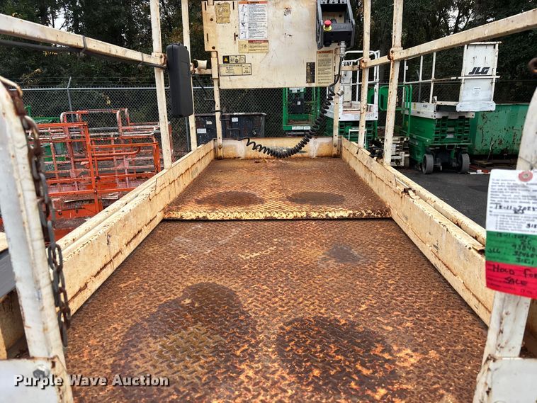 image for item DU0322 2017 JLG 2646ES scissor lift