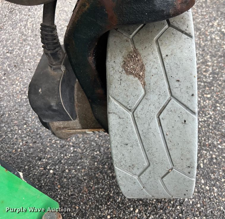 image for item DU0322 2017 JLG 2646ES scissor lift