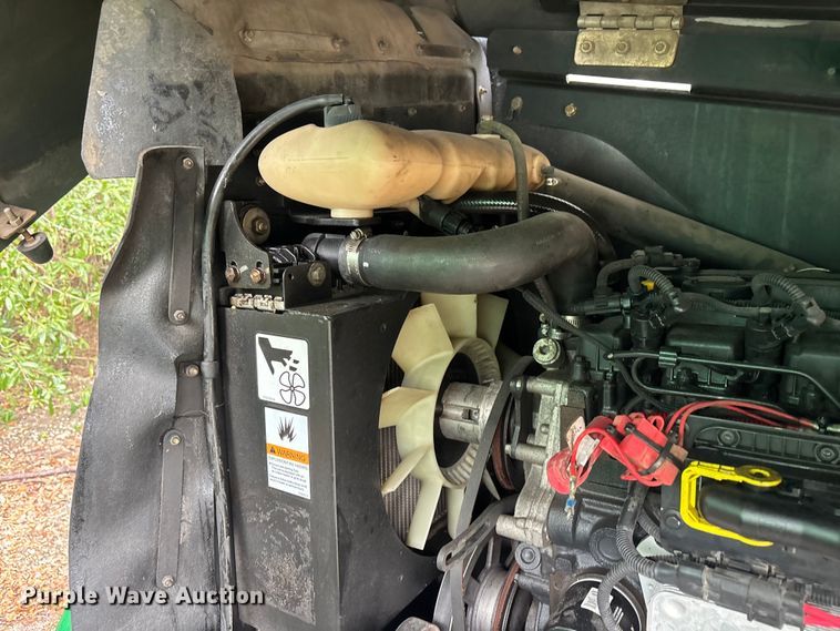 image for item DU0324 2016 JLG 400S boom lift