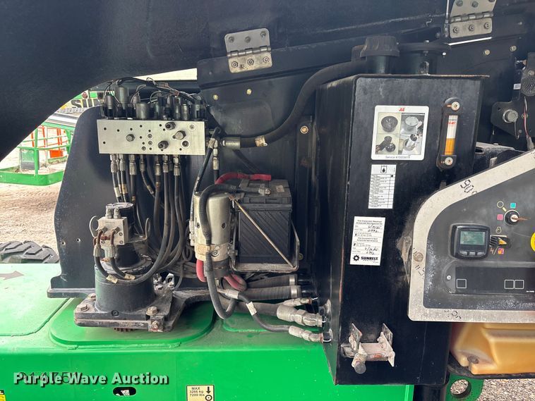 image for item DU0324 2016 JLG 400S boom lift