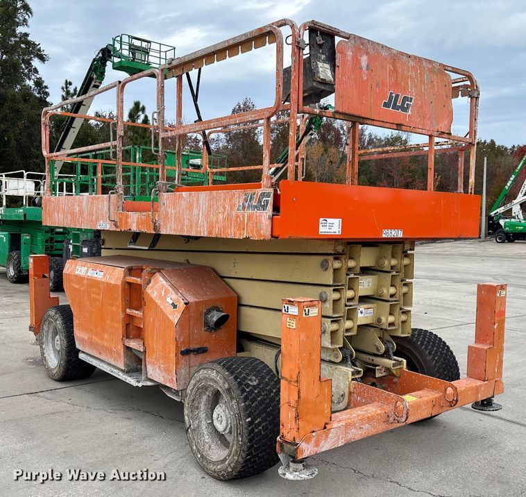 image for item DU0325 2015 JLG 4394RT scissor lift