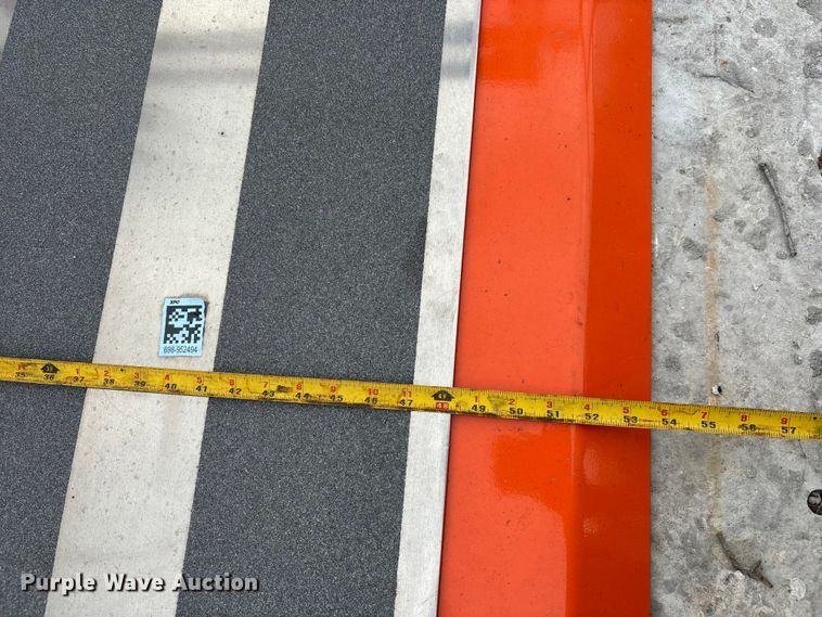 image for item DU0325 2015 JLG 4394RT scissor lift