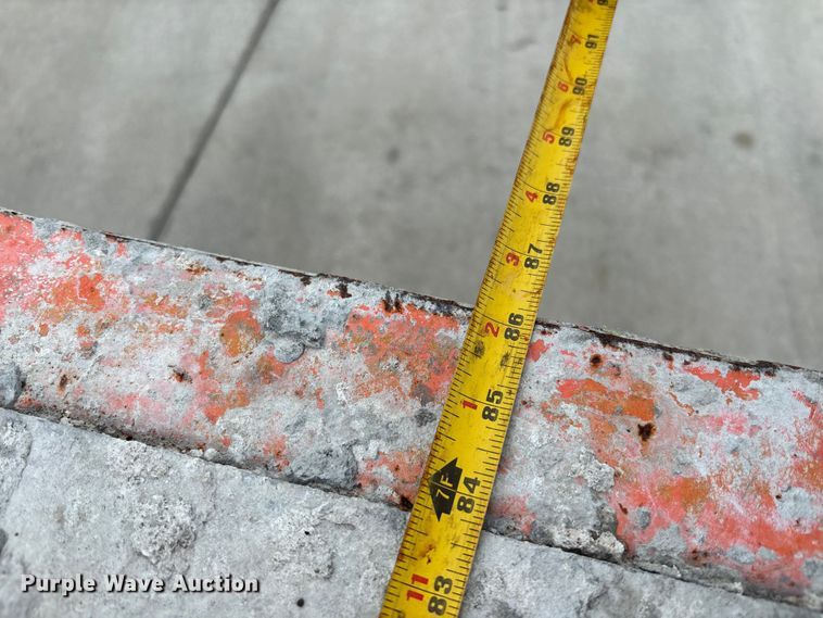 image for item DU0325 2015 JLG 4394RT scissor lift