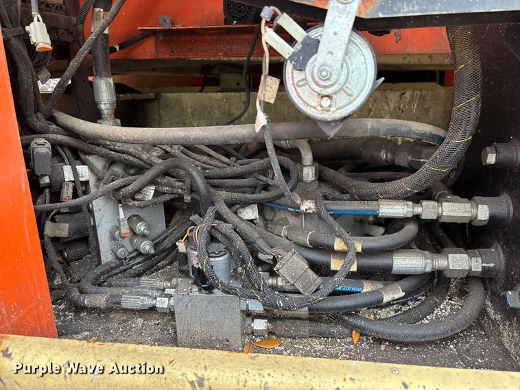 image for item DU0325 2015 JLG 4394RT scissor lift