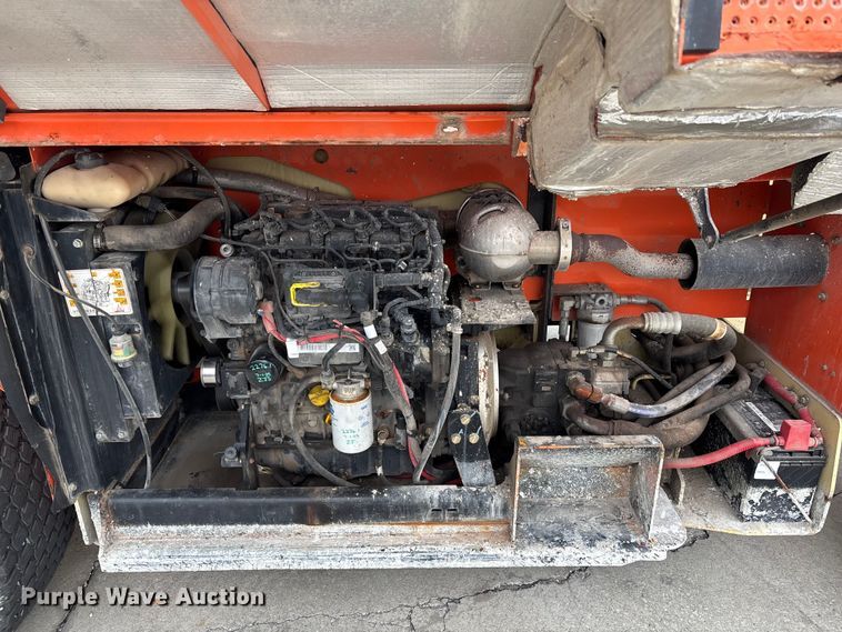 image for item DU0325 2015 JLG 4394RT scissor lift