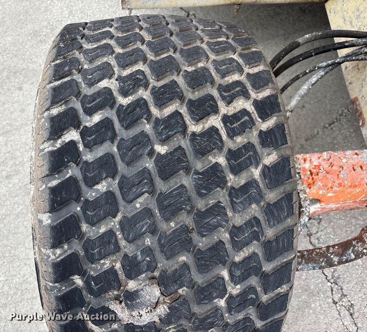 image for item DU0325 2015 JLG 4394RT scissor lift